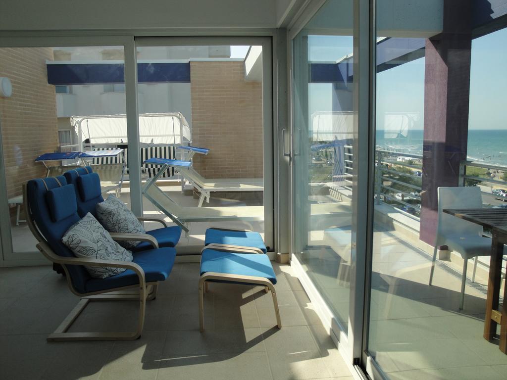 Residence La Nave Σενιγκάλια Εξωτερικό φωτογραφία